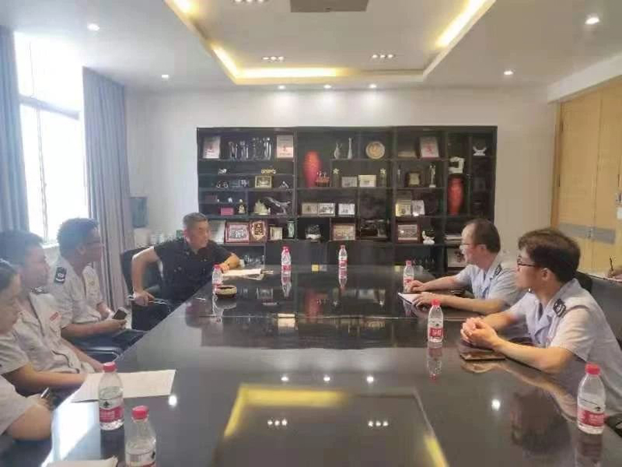 “利奇馬”帶來了風(fēng)雨，他們?yōu)槊罊C送來了關(guān)愛！